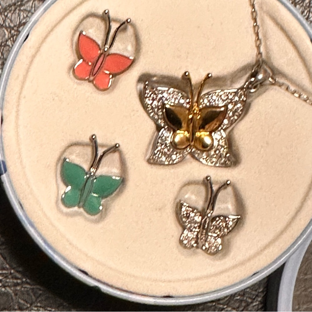 Butterfly Interchangeable Necklace - Picture 2 of 4